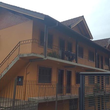 Apartamento com Ótimo Custo - Benefício no centro de Canela Exterior foto